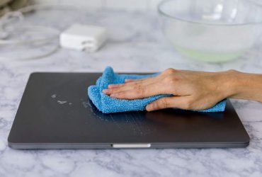 4 Easy Steps to Clean Your Laptop From Dust