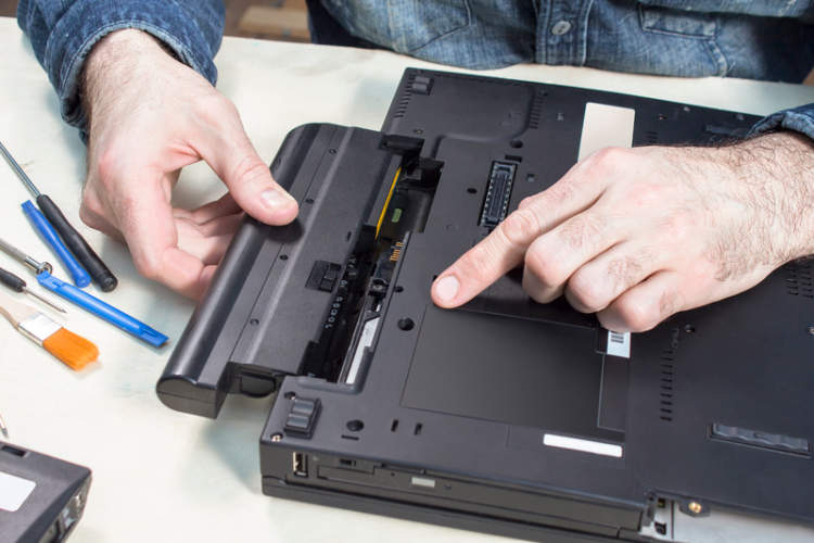 How to Simply Replace a Laptop Battery